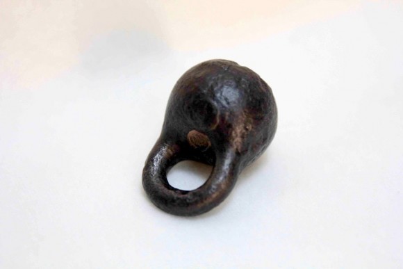 Старинная гиря с медным клеймом серп и молот. Начало 20 века