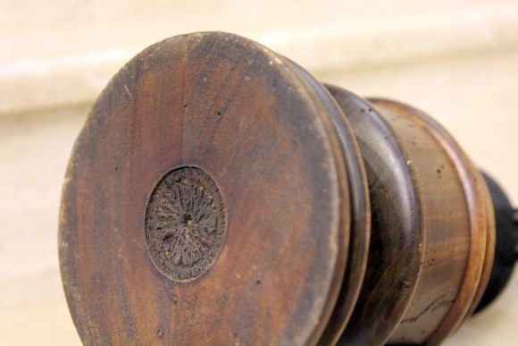 Очень интересная старинная кофемолка