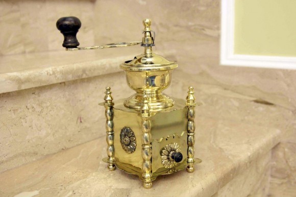 Роскошная, ручная кофемолка винтаж.Европа. Начало 20 века