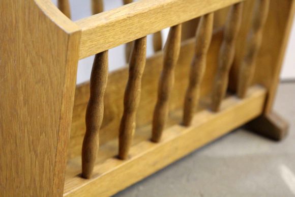 Винтажная газетница из массива дуба. Европа. Начало 20 века