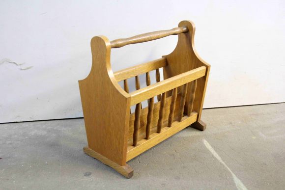 Винтажная газетница из массива дуба. Европа. Начало 20 века