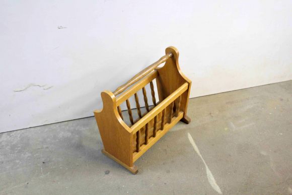 Винтажная газетница из массива дуба. Европа. Начало 20 века