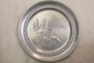 Оловянное панно на тему охоты с клеймом "ангел"