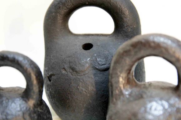 Набор старинных круглых гирь без клейм. Начало 20 века