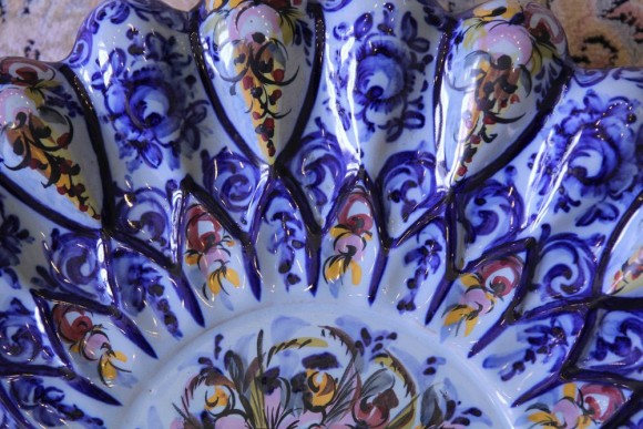Превосходное старинное фарфоровое блюдо. Португалия.Начало 20 века