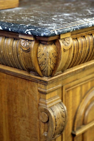 Невероятной красоты, старинный русский поставец. Россия. 19 век