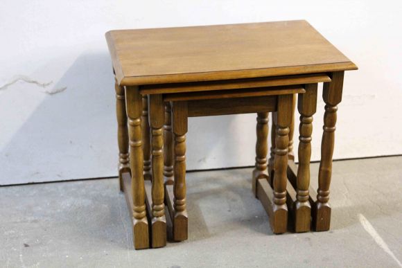 Комплект винтажных столов из дуба 