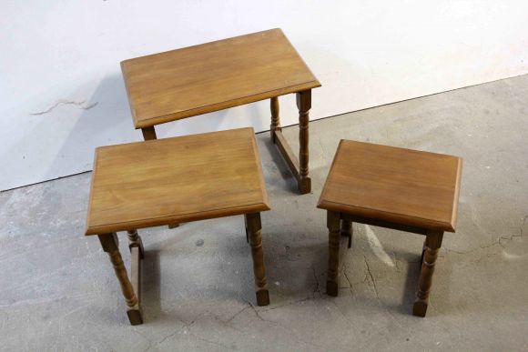 Комплект винтажных столов из дуба 
