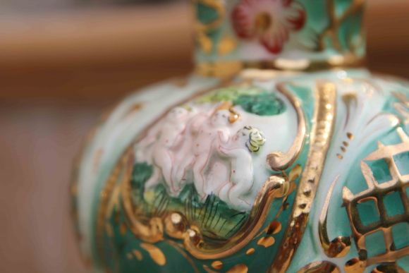 Пара зеленых ваз CAPODIMONTE 