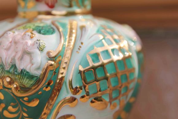 Пара зеленых ваз CAPODIMONTE 