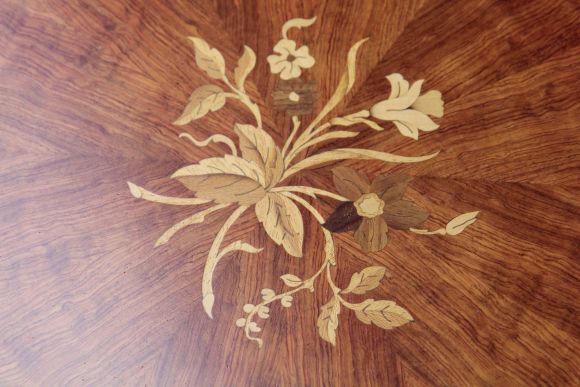 Винтажный кофейный столик с инкрустацией. Италия. 20 век.