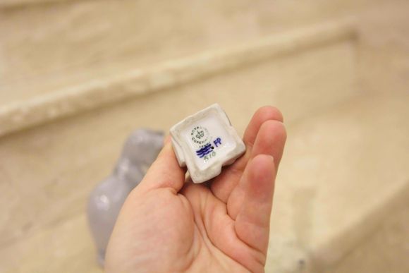 Редчайший фарфоровый дуэт: сидящая кошка и мышка на сахаре