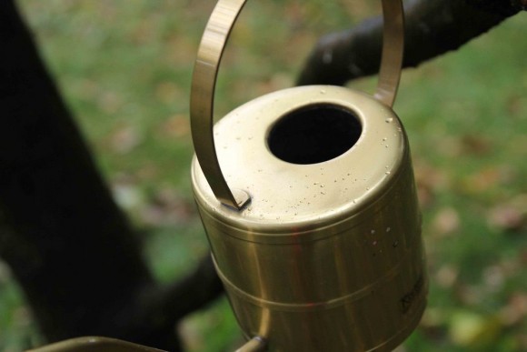 Невероятно удобная, старинная лейка интересной формы