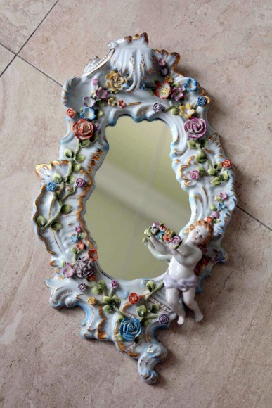 Изумительной красоты старинное фарфоровое зеркало 