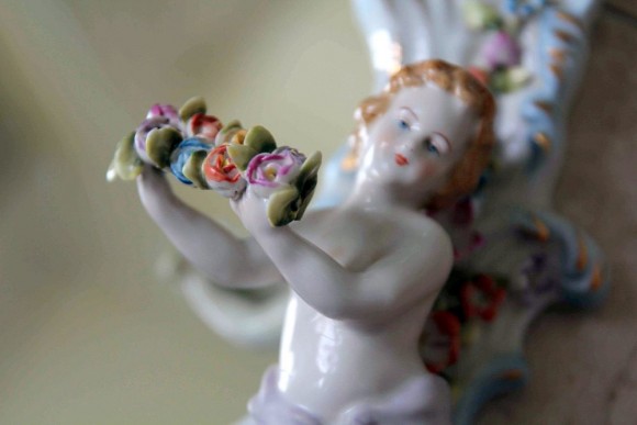 Изумительной красоты старинное фарфоровое зеркало 