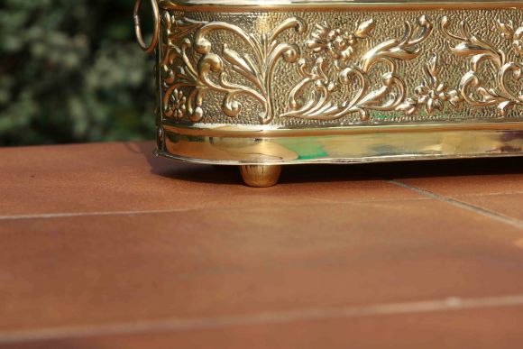 Красивое антикварное кашпо на ножках.Европа.Начало 20 века