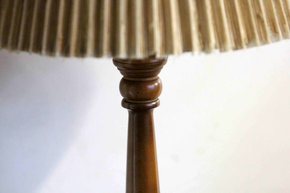 Пара настольных дубовых ламп