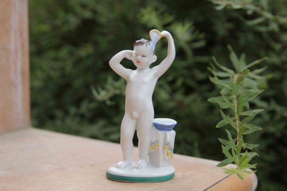 Статуэтка из серии счастлитливое детство Утро