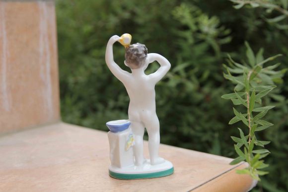 Статуэтка из серии счастлитливое детство Утро