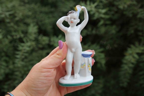 Статуэтка из серии счастлитливое детство Утро