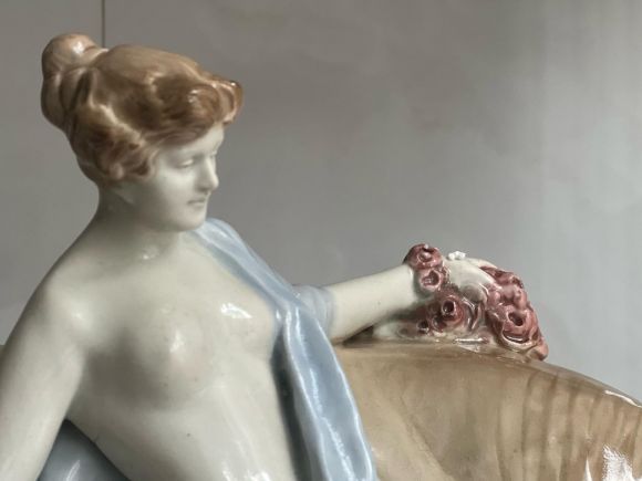 Антикварная фарфоровая композиция "Похищение Европы"