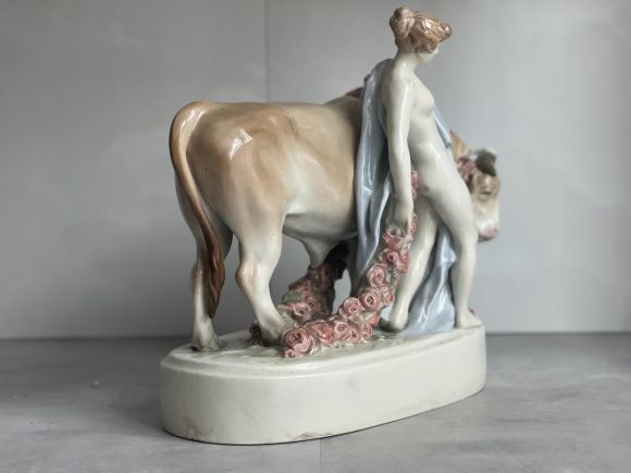 Антикварная фарфоровая композиция "Похищение Европы"