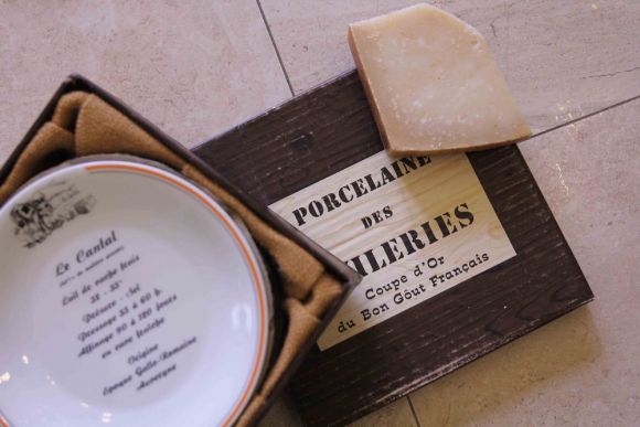 Очаровательные, винтажные тарелки под сыр. Франция 
