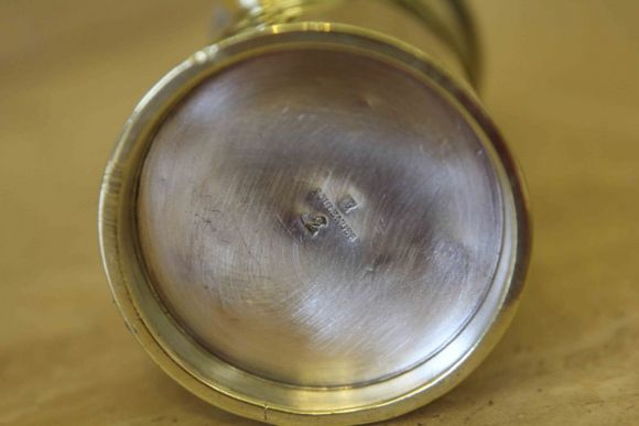 Изящный, миниатюрный латунный кофейник