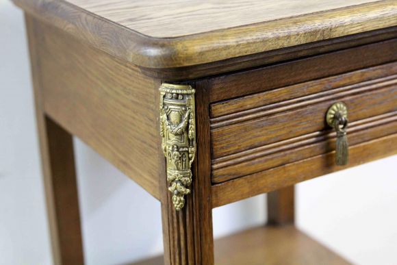 Прикроватная тумба с латунными накладками. Европа. Начало 20 века