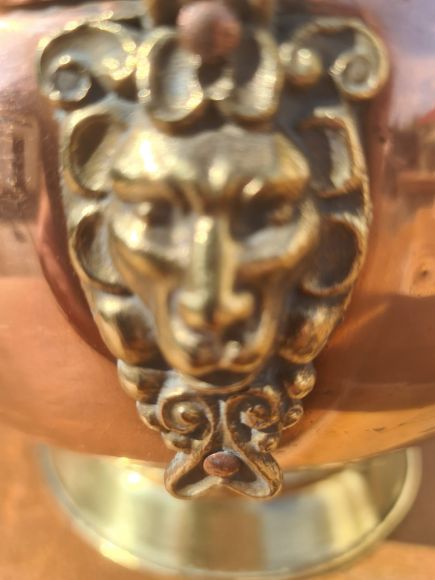 Старинный, отполированный зольник из меди. Европа. Начало 20 века.