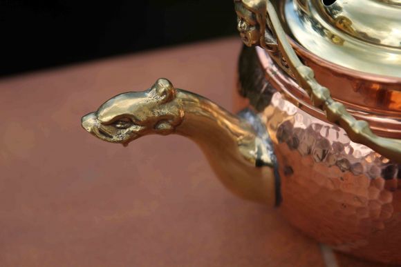 Старинный комбинированный двуносик с крышкой