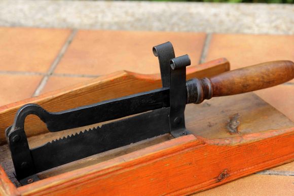 Интересное устройство табакорезка. Европа. Начало 20 века