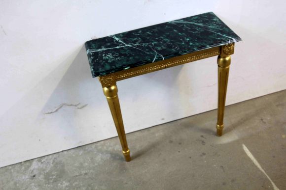 Очень красивая антикварная консоль