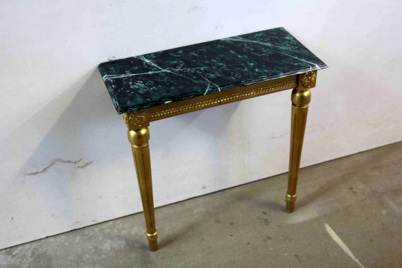 Очень красивая антикварная консоль