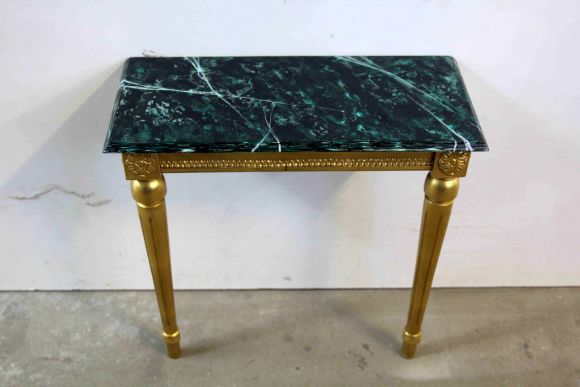 Очень красивая антикварная консоль