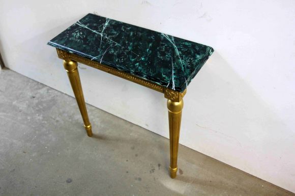 Очень красивая антикварная консоль