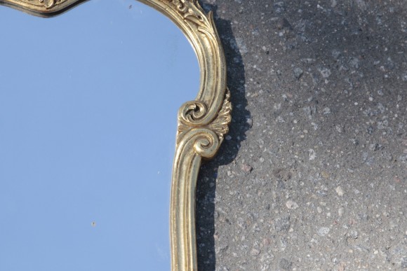 Старинное красивое настенное зеркало