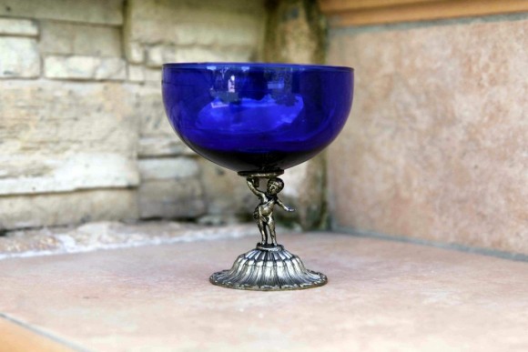 Невероятной красоты бокал с синим стеклом, Оловянное литье