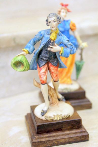 Яркая, нарядная винтажная парочка "кавалер" и "дама"