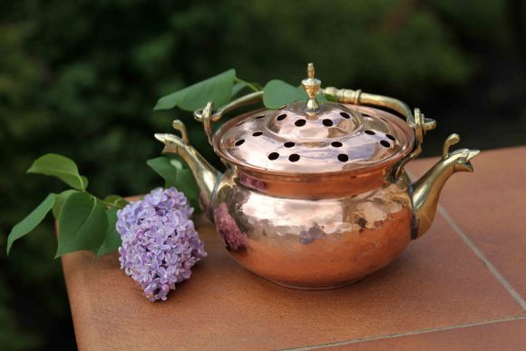 Милый старенький медный двуносик - умывальник