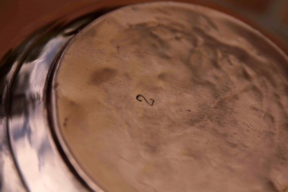 Милый старенький медный двуносик - умывальник