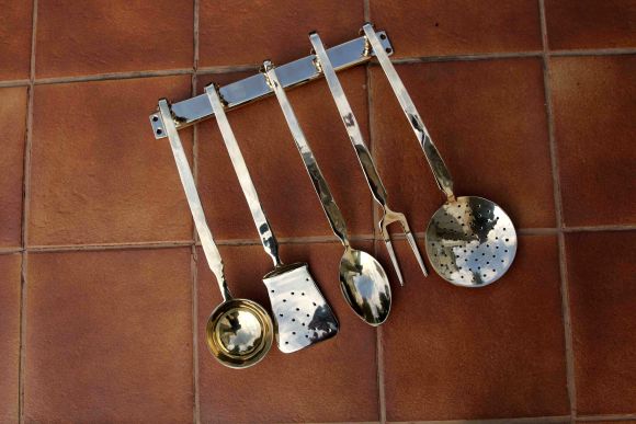 Красивый кухонный набор из латуни