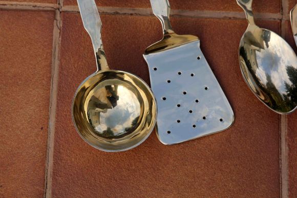 Красивый кухонный набор из латуни