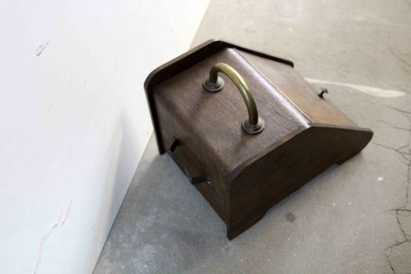 Старинный деревянный зольник