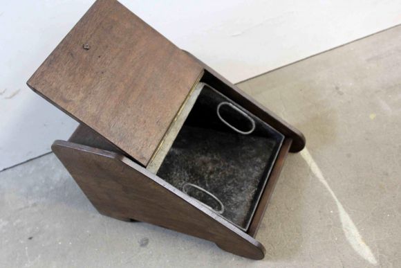 Старинный деревянный зольник