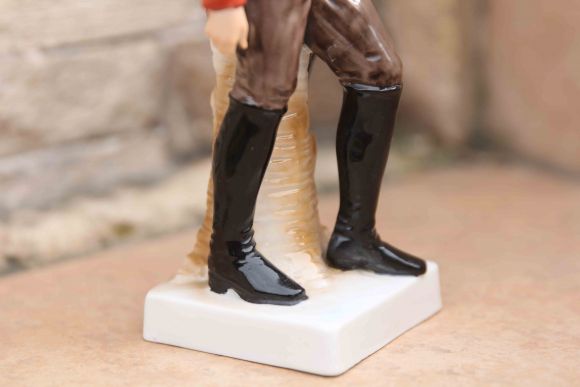 Фарфоровый солдатик в форме войны 1812