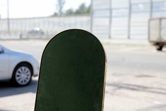 Антикварное латунное напольное зеркало с поворотным механизмом