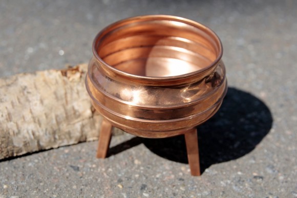 Старинное цветочное кашпо на ножках. Европа. Начало 20 века