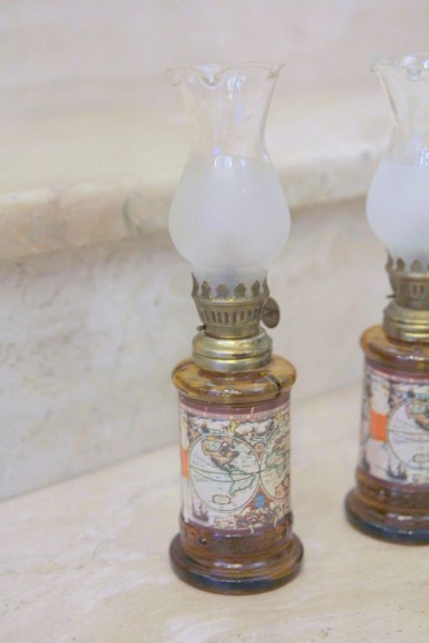 Интересная антикварная пара керосиновых ламп