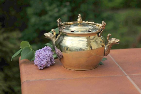 Замечательный двуносик, полностью латунный. Удобно пить и мыть руки